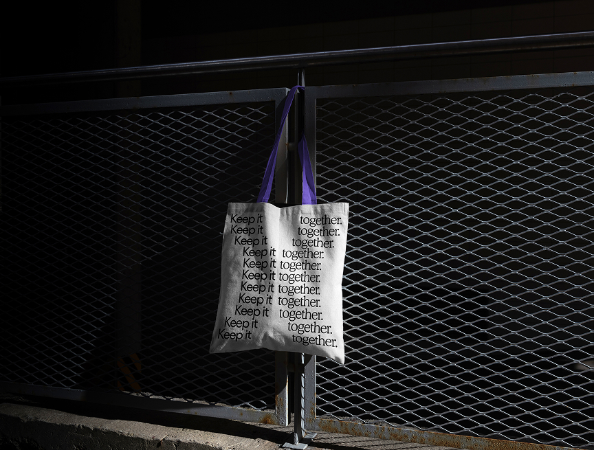 Spona — Tote